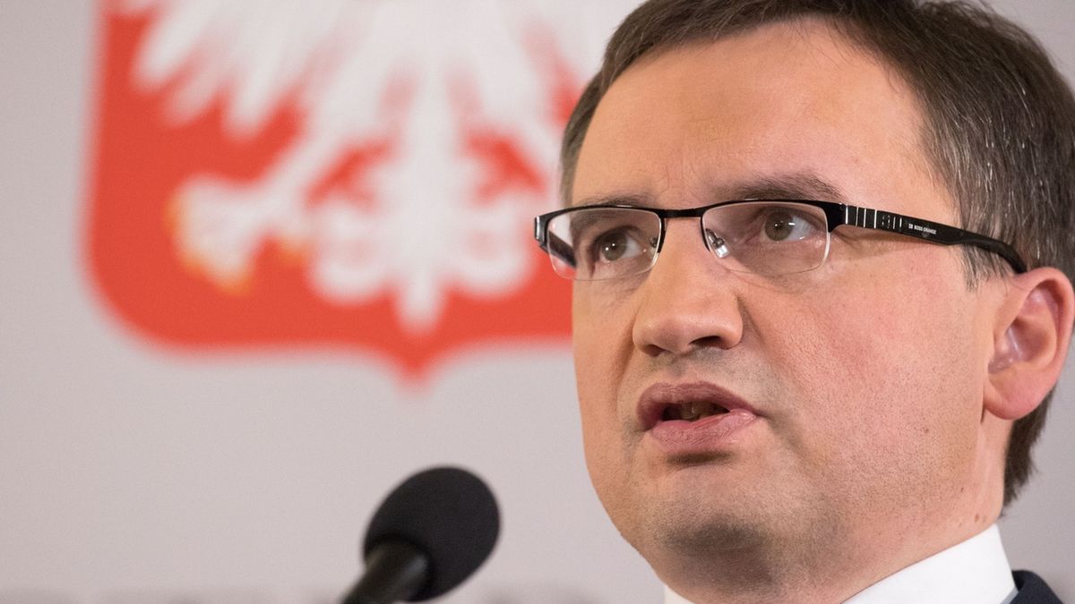 Ministerstwo sprawiedliwości chce bardziej surowo karać windykatorów - ale też komorników - za dokuczliwe dla dłużników odzyskiwanie należności