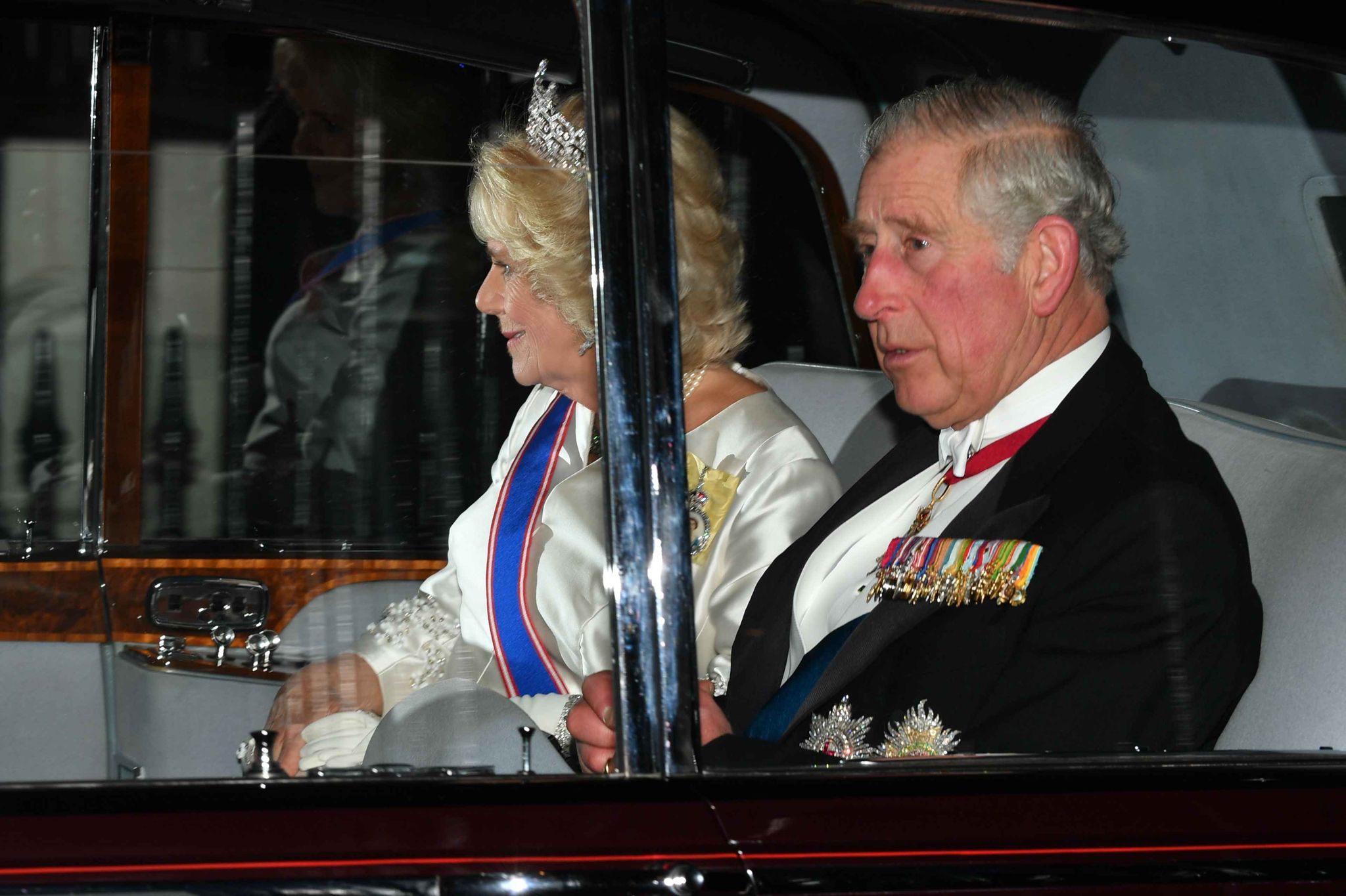 Camilla Parker-Bowles z tiarą na głowie
