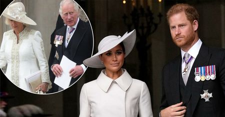 Jak książę Karol z żoną przywitali Harry'ego i Meghan? Wystarczyło kilka sekund, które powiedziały wszystko. Naoczny świadek ujawnił szczegóły