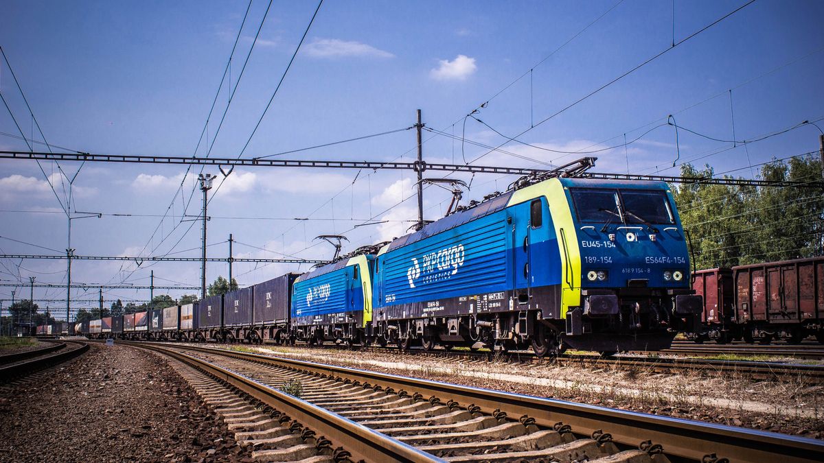Lokomotywa PKP Cargo.