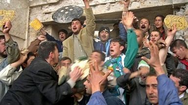 Demonstracja Irakijczyków po eksplozji w meczecie