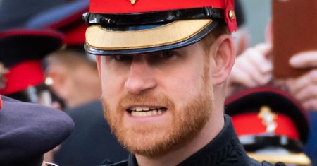 Koledzy księcia Harry'ego z wojska są ZNIESMACZENI jego decyzją. "Nie wzniosę za niego toastu"