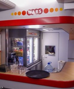 To może być koniec alkoholu w samolotach i pociągach. Wszystko przez prosty błąd