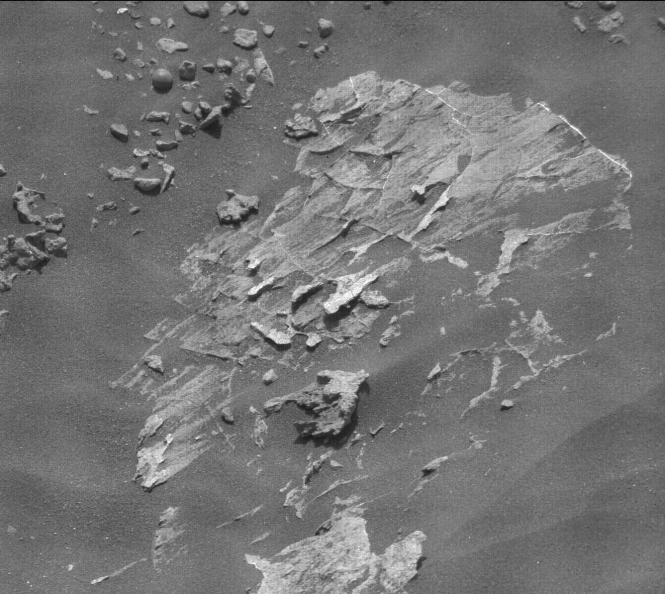 Oryginalne zdjęcie przesłane przez Curiosity 