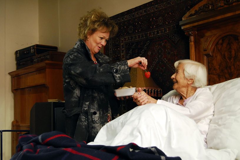 Danuta Szaflarska w węgierskim filmie "Mamuśka i inni pomyleńcy w rodzinie" 