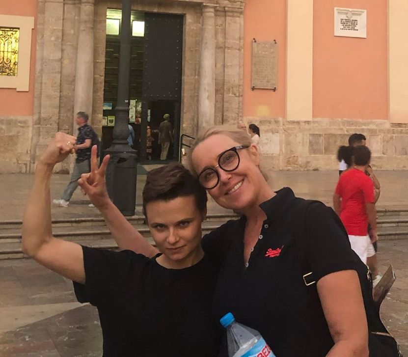 Agata Młynarska głosowała w Walencji. Pokazała żonę Alicji Nauman
