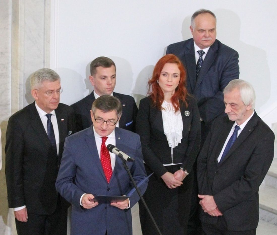 Nagrody dla szefów kancelarii Sejmu i Senatu. Czym sobie zasłużyli?