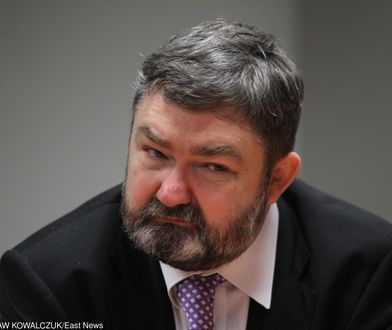 Polityka wkracza do słownika. Czy Karol Karski poprawnie używa słów?