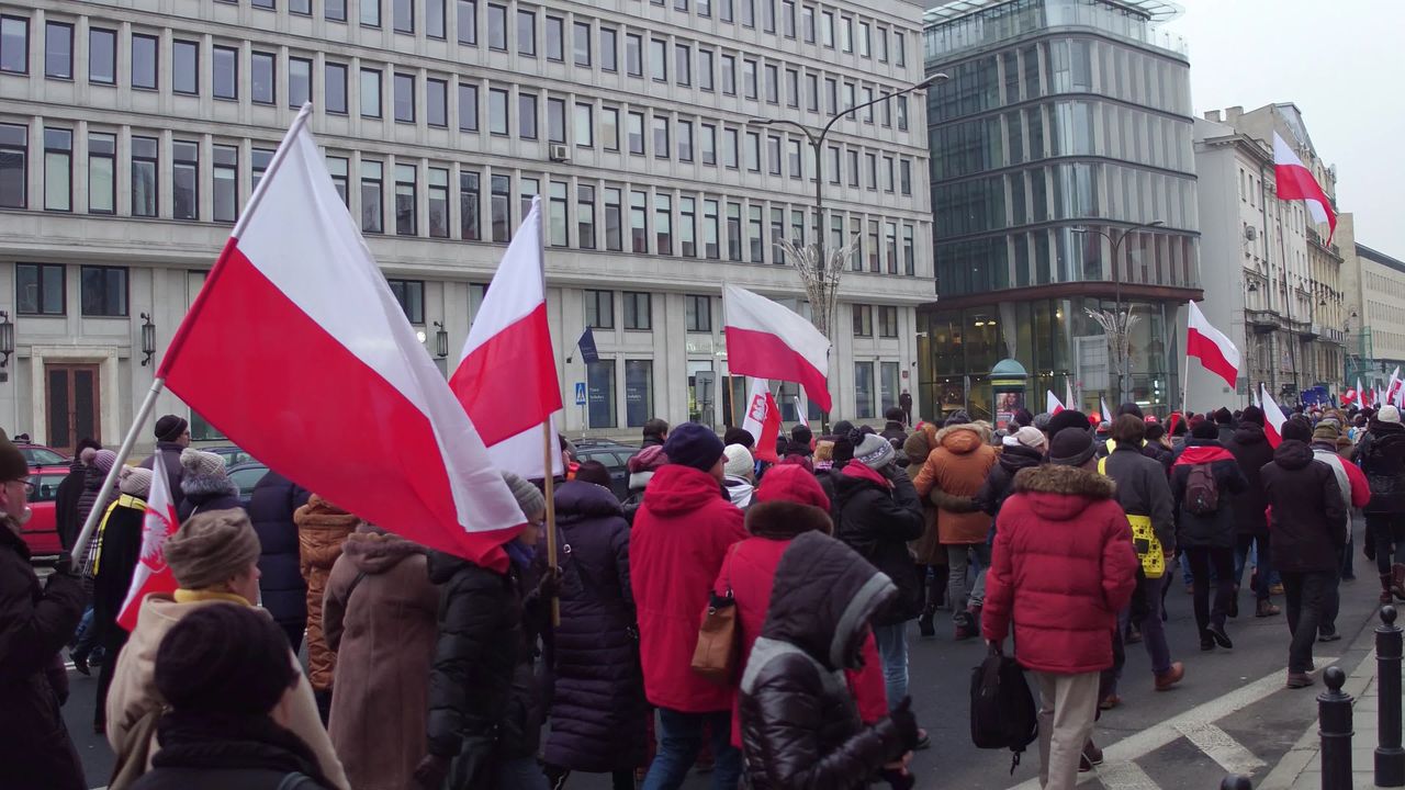 85 proc. z nas nie jest dumnych ze swojej narodowości. Ale nie wstydzimy się disco polo