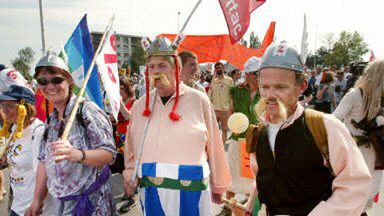 Antyglobaliści maszerują na Evian