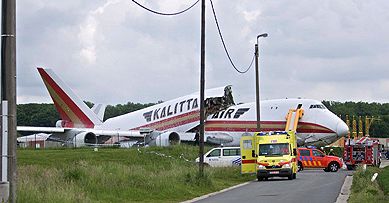 Samolot złamał się podczas startu
