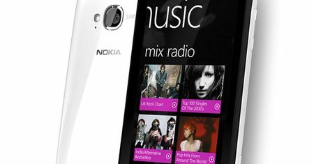 Lumia 720 i 520: dwa niedrogie, dwurdzeniowe smartfony z WP8