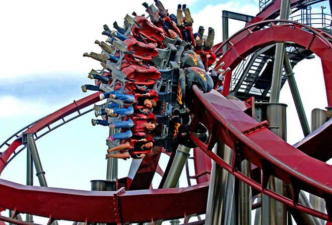 128 km/h w 2 sekundy. Lubisz adrenalinę? Oto kolejki górskie w Thorpe Park