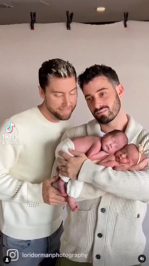 Lance Bass, jego partner i dzieci. Skrin z Tik Toka