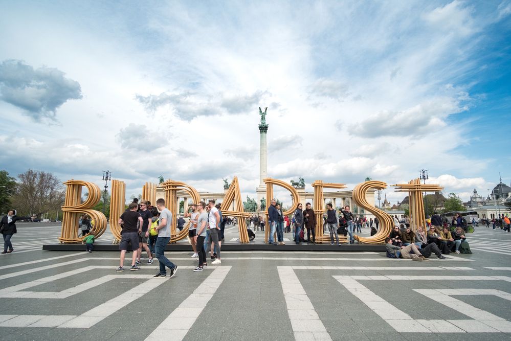 Miasto kontrastów urzeka na każdym kroku. Budapeszt jest jak tort