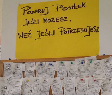 "Podaruj posiłek". Klienci lokalu wieszają na tablicy paragony za wykupiony obiad