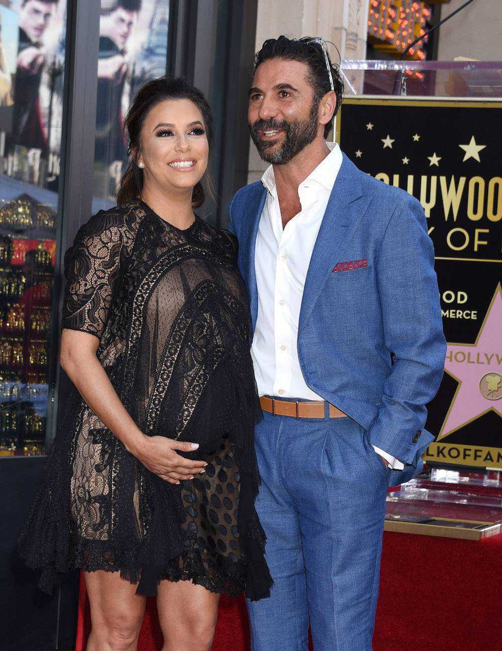 Eva Longoria w ciąży odsłoniła swoją gwiazdę w Walk of Fame w Hollywood (na zdjęciu z Jose Antonio Baston)