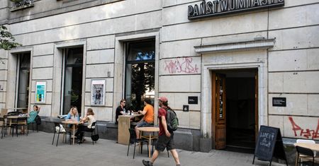 Zamykają Państwomiasto. "Jak zostanę prezydentem Warszawy, kawiarnia wróci na swoje miejsce"