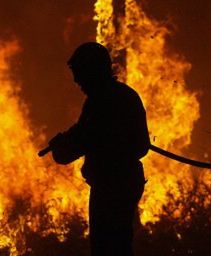 Ponad 1200 strażaków gasi pożary w Portugalii