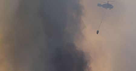Śmigłowiec, który gasił płonący las, runął na ziemię w Portugalii