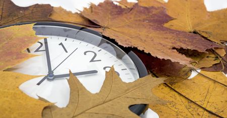 Zmiana czasu z letniego na zimowy 2019. Sprawdź, kiedy przestawimy zegarki i czy najbliższa zmiana czasu będzie ostatnią