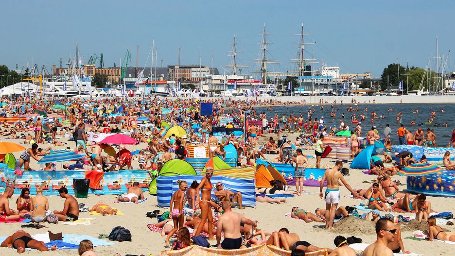 Tłumy na plażach w Gdyni (2015)