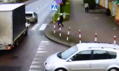 Refleks matki uratował ją i córkę. Dramatyczne nagranie