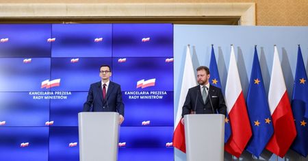 Koronawirus. Nowe obostrzenia. Co się zmienia i od kiedy?