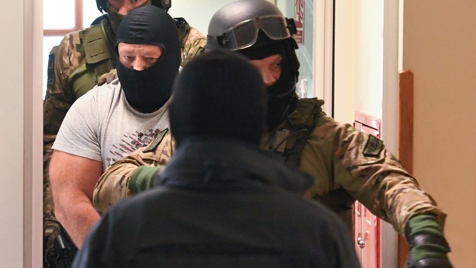 Jarosław S. pseudonim "Masa" wychodzi z posiedzenia aresztowego w Sądzie w Lublinie