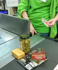 Rynek spożywczy. Optymistyczne wyniki badań. W jedzeniu i piciu jest coraz mniej soli i cukru