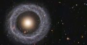 NASA: Obiekt Hoaga i niezwykła galaktyka wewnątrz...dwóch innych. Naukowcy nie wiedzą jak powstała