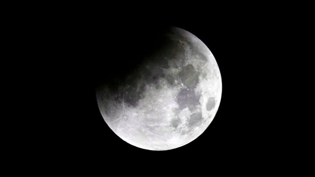 Chiński Chang'e 4 dotarł na orbitę Księżyca. Niebawem wyląduje na "ciemnej stronie"