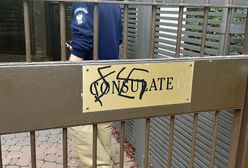 Swastyki i obraźliwe napisy na polskiej ambasadzie w Tel Awiwie