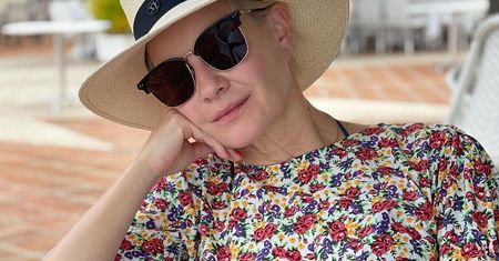 Małgorzata Kożuchowska pozuje w bikini i nawołuje do rozsądku podczas pandemii. W komentarzach dyskusja