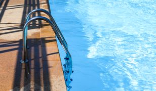 Makabryczne odkrycie w Zabrzu. Zwłoki dryfowały w basenie