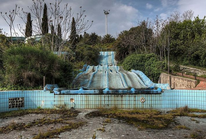 Tam czas się zatrzymał. Magia opuszczonych miejsc