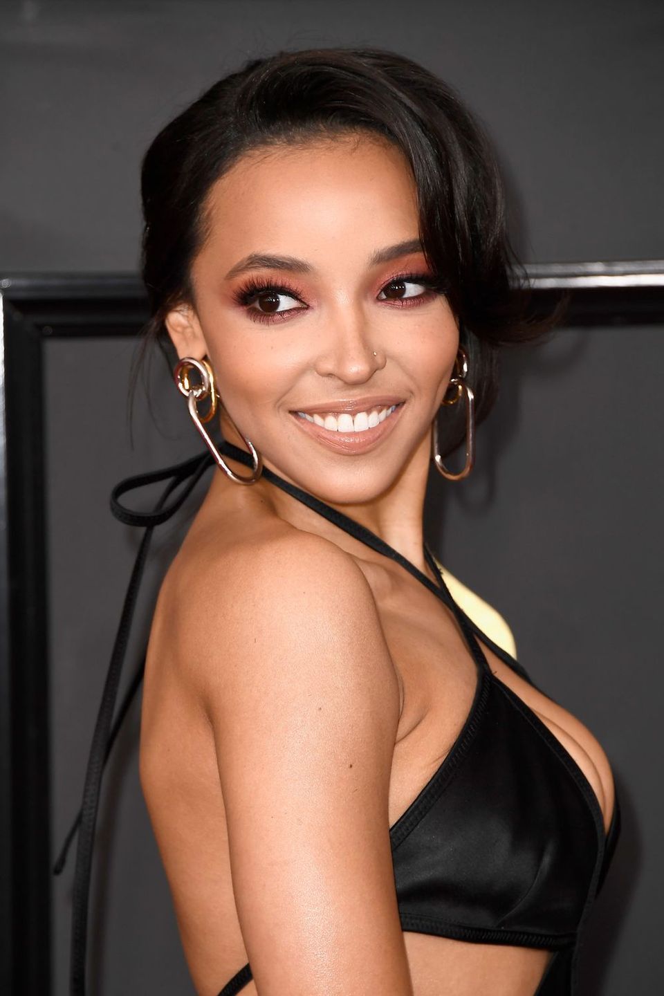 Tinashe przesadziła? Ścisnęła biust do granic możliwości