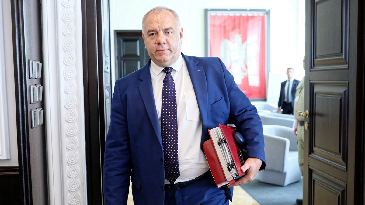 Jacek Sasin przekonuje, żę rekompensaty pochłoną maksymalnie 3 mld zł rocznie. 