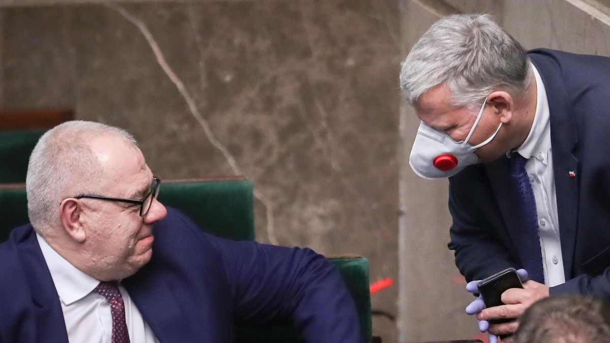 Wicepremier i minister aktywów państwowych Jacek Sasin  i poseł Marek Suski.