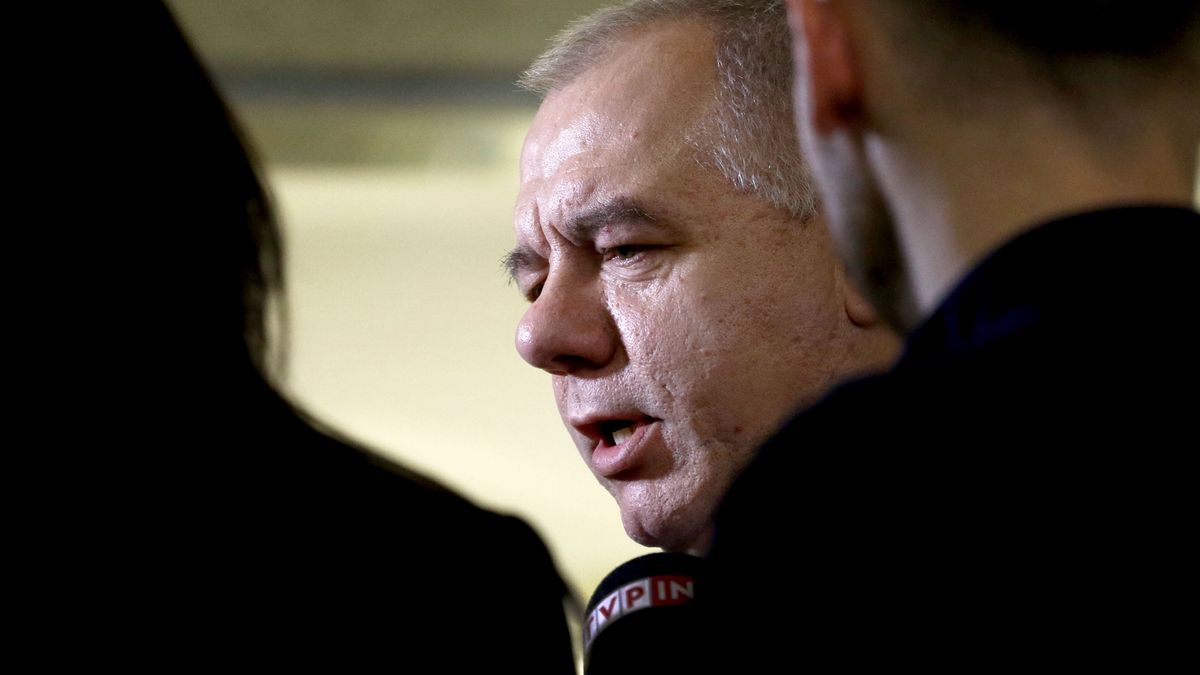 Wicepremier Jacek Sasin mówi już o "małym deficycie"