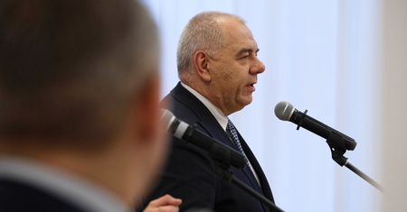 Sasin chce namawiać państwowe spółki na polski węgiel