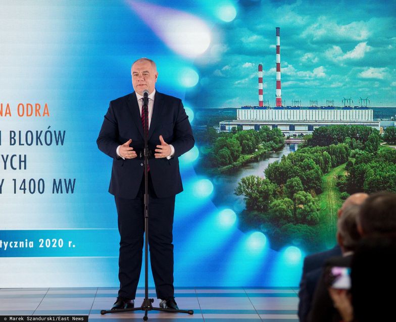 Jacek Sasin jako minister aktywów państwowych nadzoruje transakcję przejęcia Energi przez PKN Orlen.