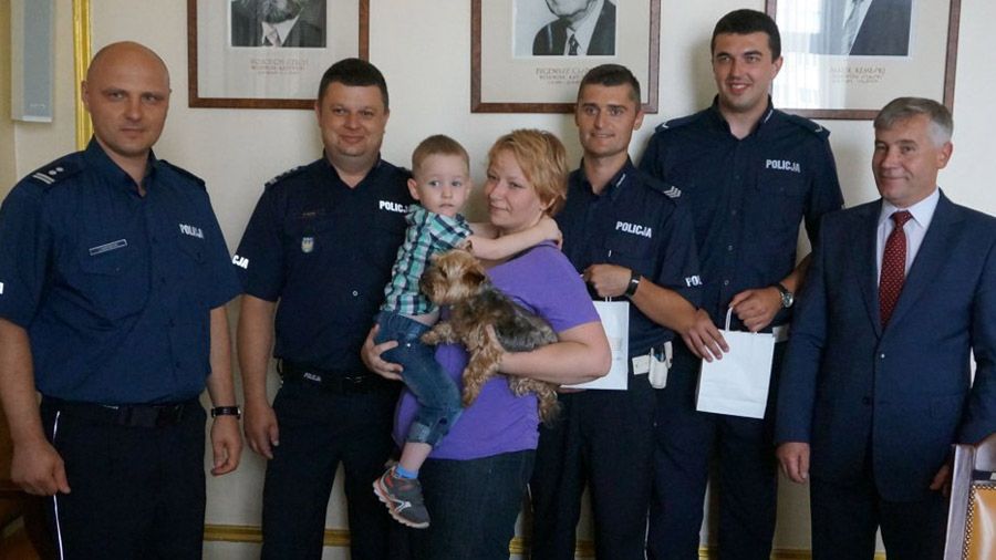 Radosny dzień dla rodziny i policjantów z Myszkowa