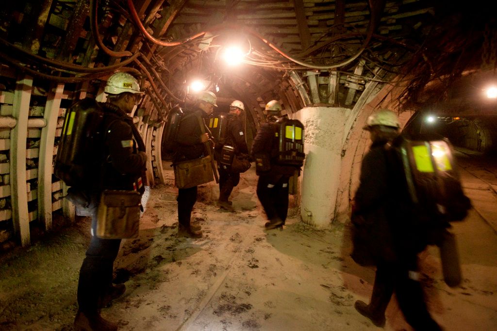 Wstrząs w kopalni Bielszowice. 9 górników zostało rannych, jeden zmarł
