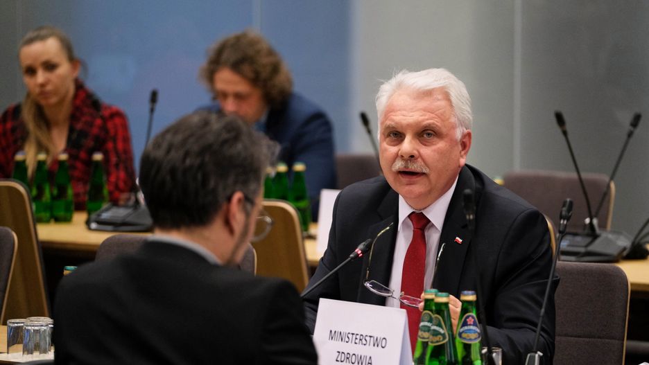 Koronawirus z Chin. Minister Waldermar Kraska zapewnia o kupnie szczepionek.