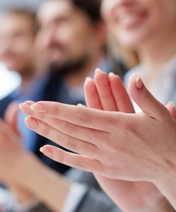 Manchester: Studentom zakazano klaskania. "Powoduje napady strachu"