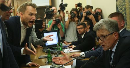 Młody poseł Truskolaski próbował zablokować Piotrowicza. "Gramy tak, jak PiS pozwala"
