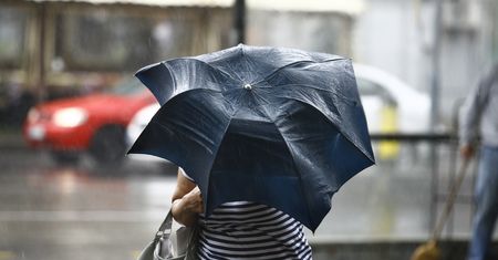 Spodziewane opady deszczu. Zobacz, gdzie warto zabrać ze sobą parasol