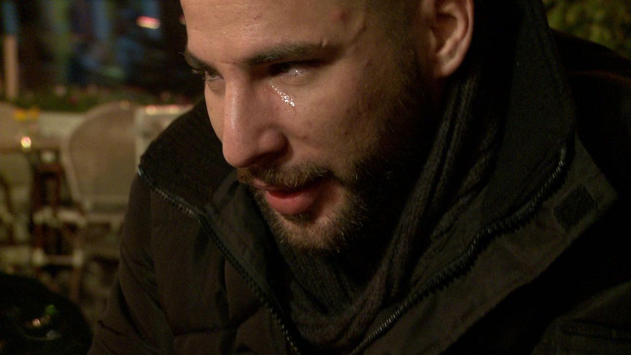 Jonathan Agassi był supergwiazdorem porno. Skończył na kasie w supermarkecie