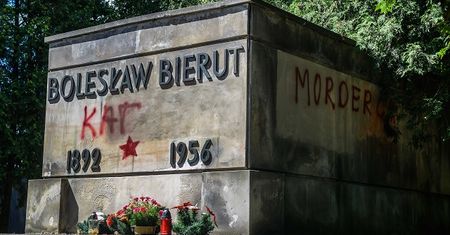 Sprawa znieważenia nagrobka Bieruta zostanie umorzona? Jest wniosek
